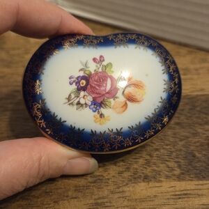 Ba'rian Vintage Porcelain Floral Heart-Shaped Trinket Box